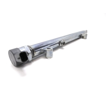 3.0-liter injection rail