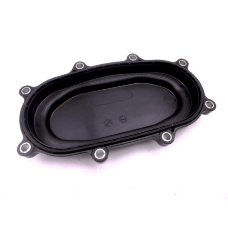 Chain cover for shaft camshaft