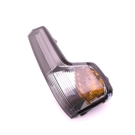 Smoked right turn signal