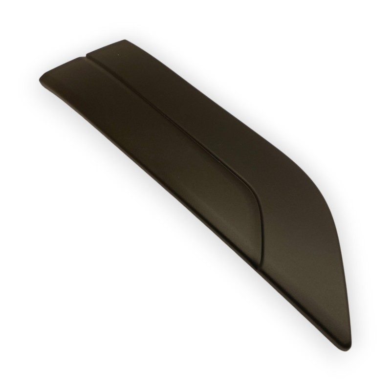 Embellecedor derecho de la parrilla