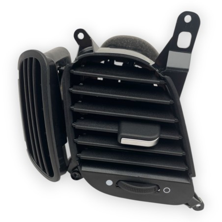 Left ventilation grille