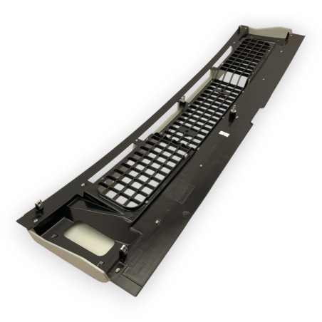 Zentraler Kühlergrill